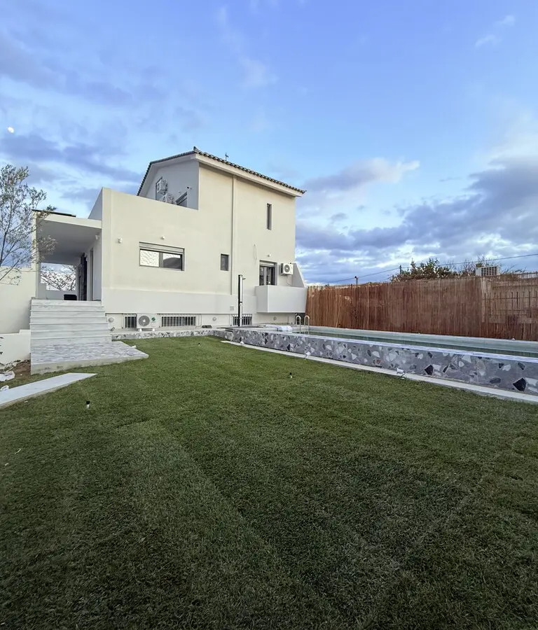 Villa Of 340 M² In Attica