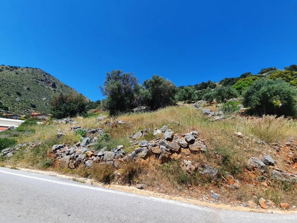 Land Of 1924 M² In Crete