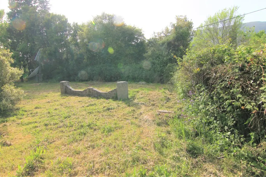 Land Of 2000 M² In Corfu