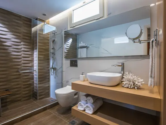 3-bedroom Building In Chersonisos, Greece (200 M²)