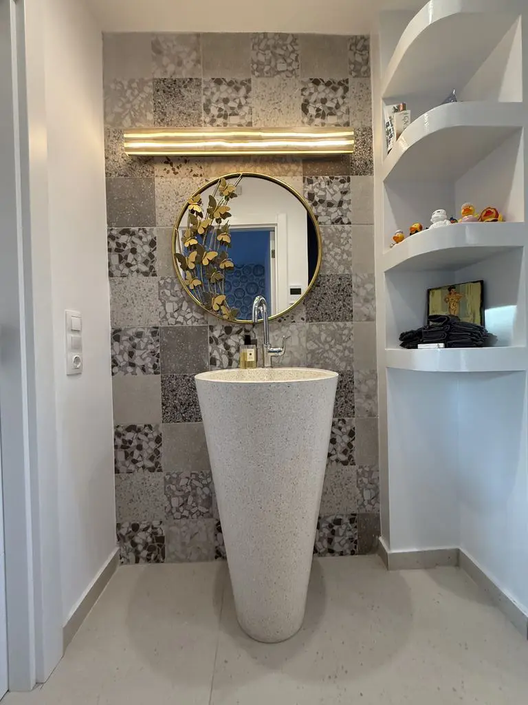 Villa Of 340 M² In Attica