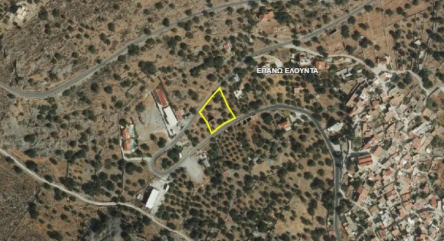 Land Of 1285 M² In Crete