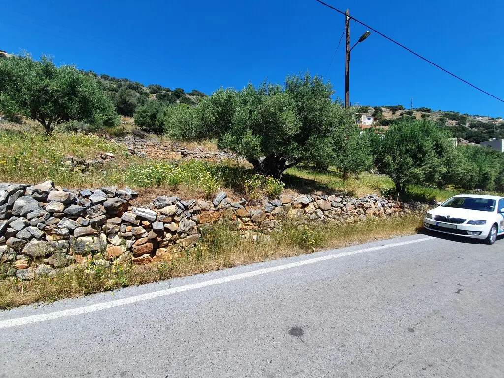Land Of 1285 M² In Crete