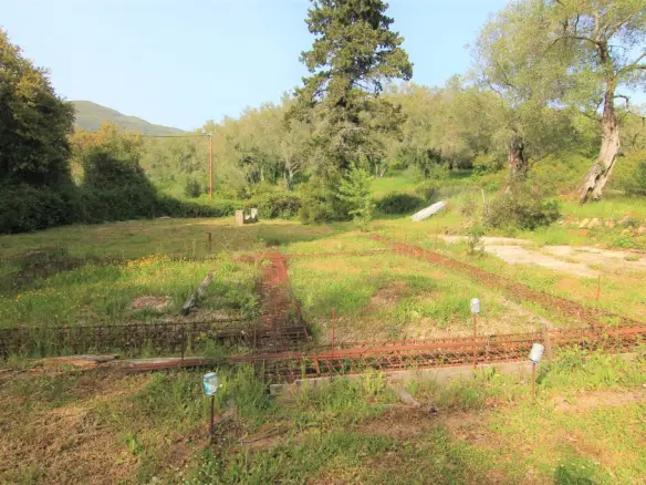 Land Of 2000 M² In Corfu