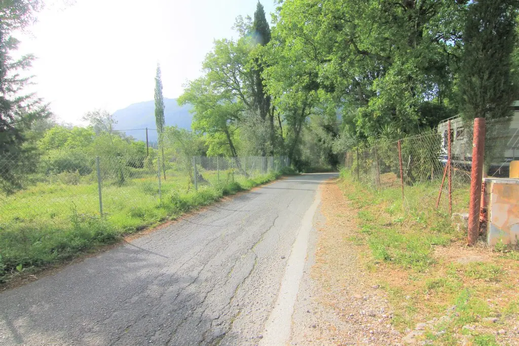 Land Of 2000 M² In Corfu