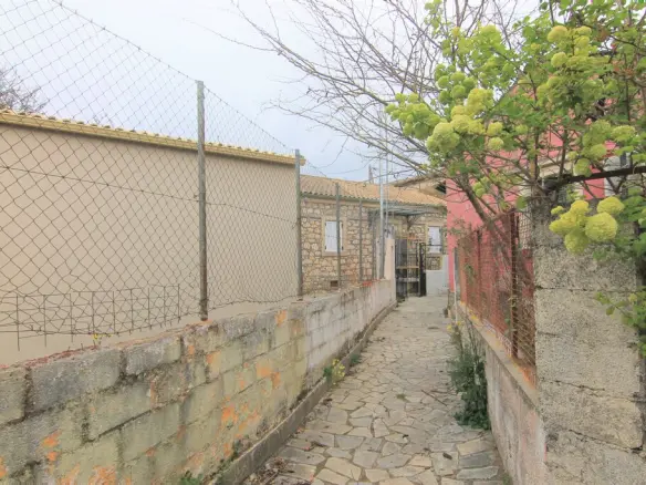 Detached House In Corfu, Greece (132 M²)