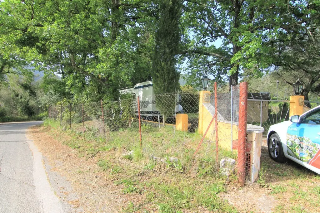 Land Of 2000 M² In Corfu