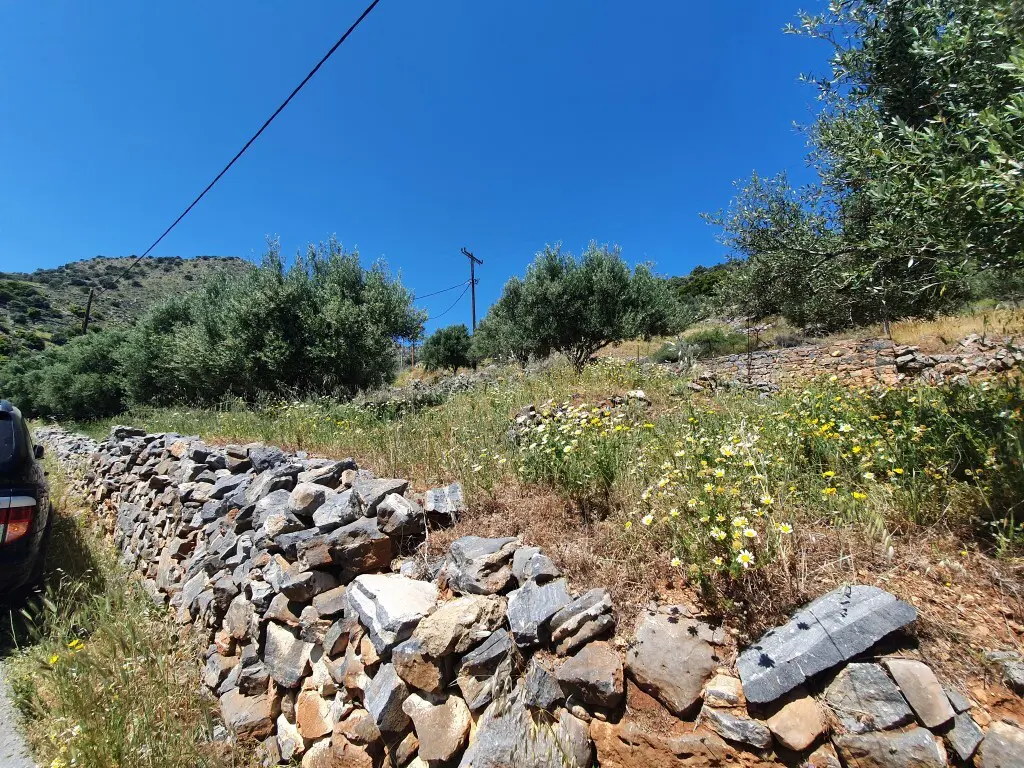 Land Of 1285 M² In Crete