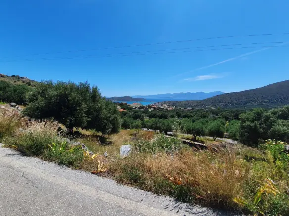 Land Of 1924 M² In Crete