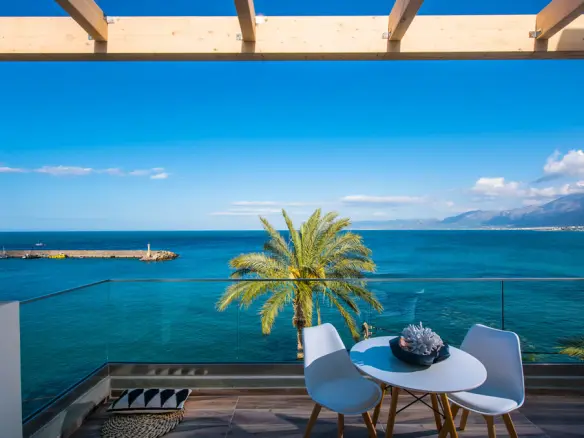 3-bedroom Building In Chersonisos, Greece (200 M²)