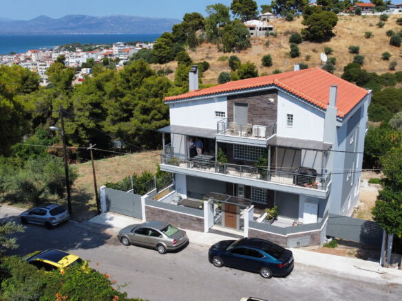 Detached House Of 560 M² With Beach Access In Oropos