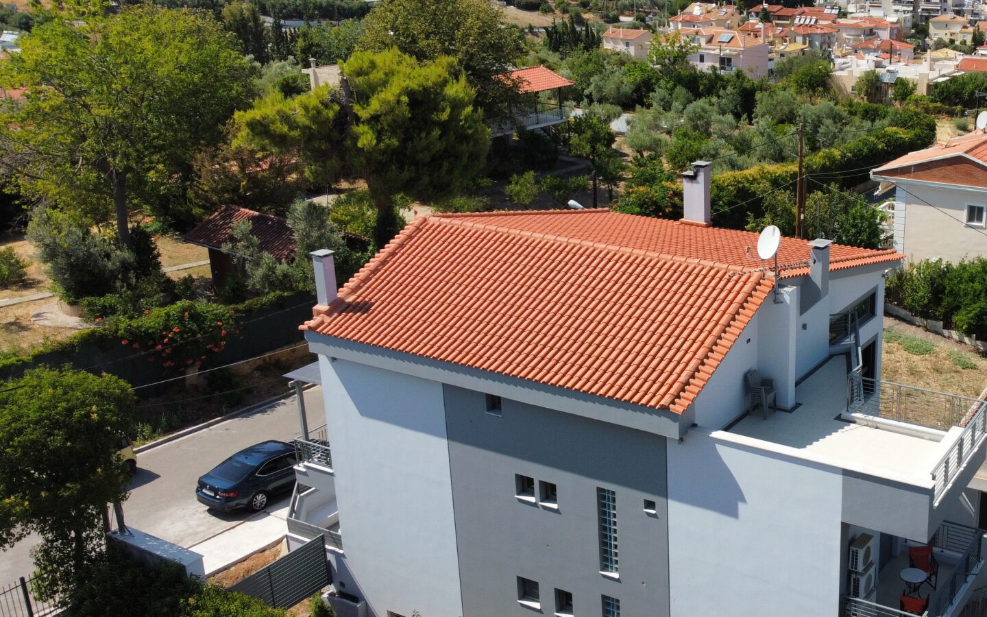Detached House Of 560 M² With Beach Access In Oropos