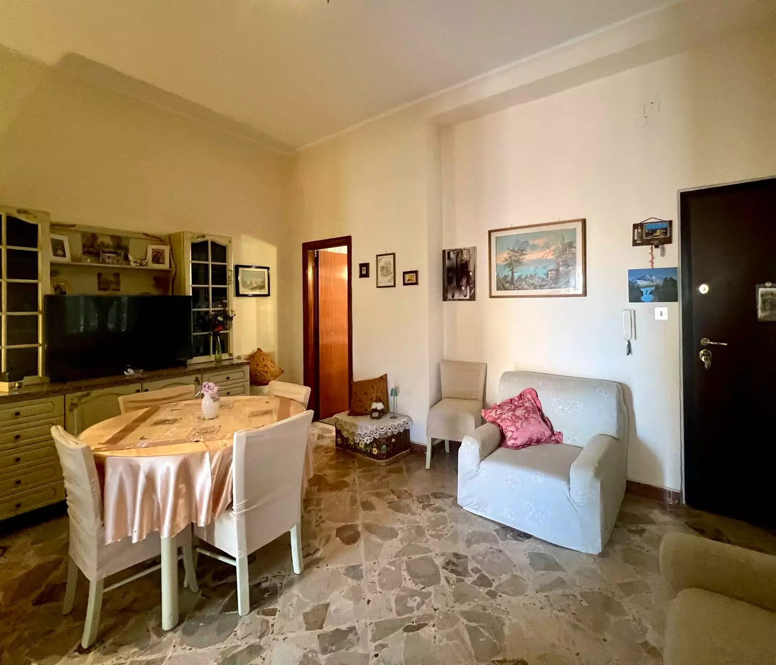 Apartment Of 0035 M² With Balcony In Siracusa, Sicily