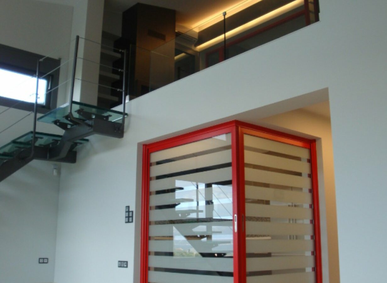Detached House Of 560 M² With Beach Access In Oropos
