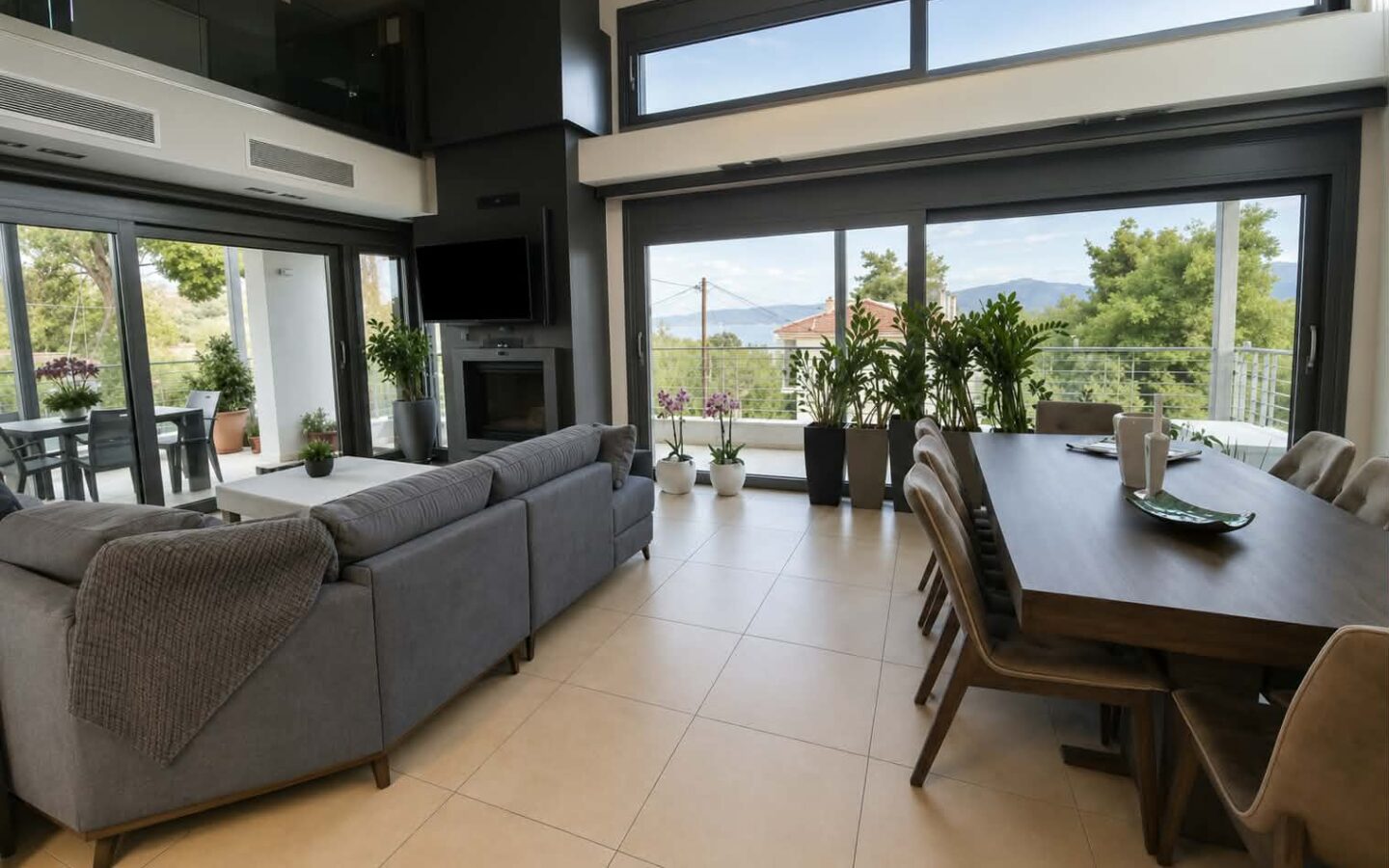 Detached House Of 560 M² With Beach Access In Oropos