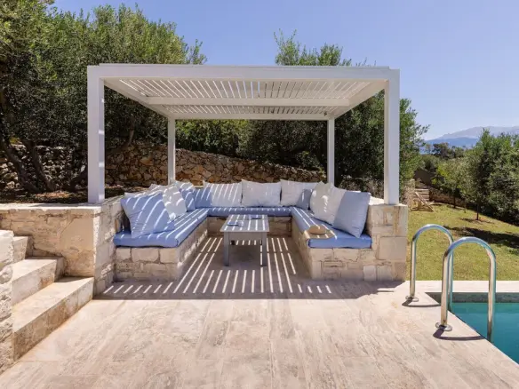 5-bedroom Villa In Vamos, Greece (372 M²)