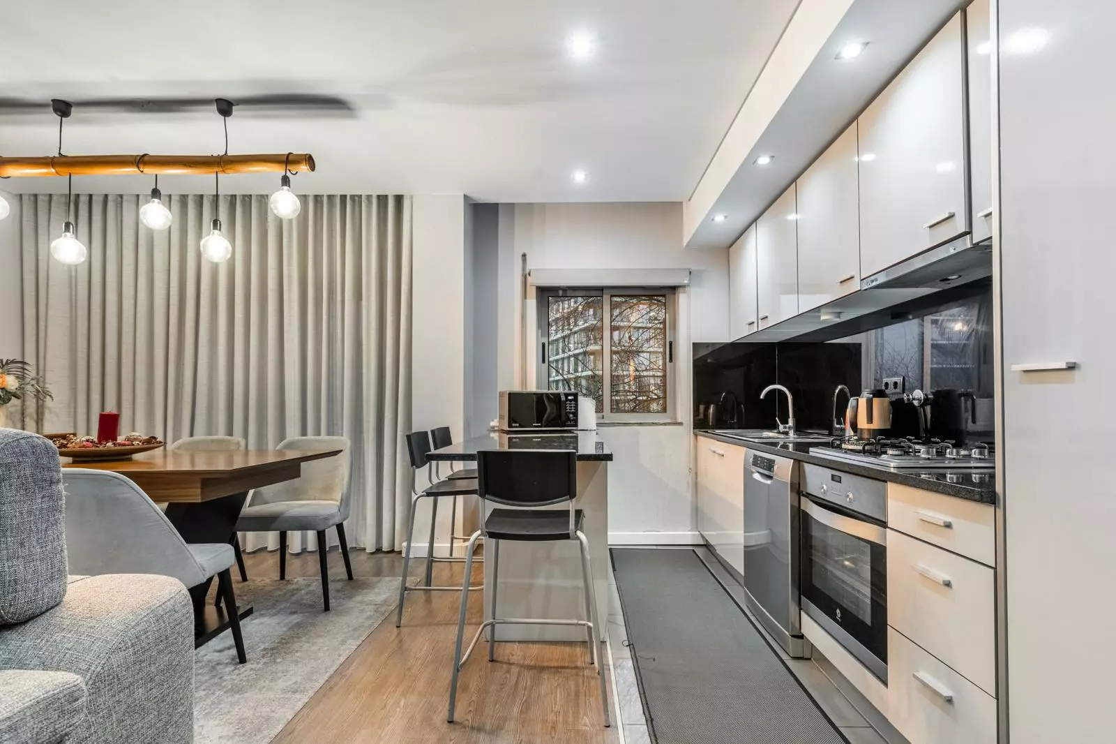 12 Fully Renovated 3-bedroom Apartment In Braga