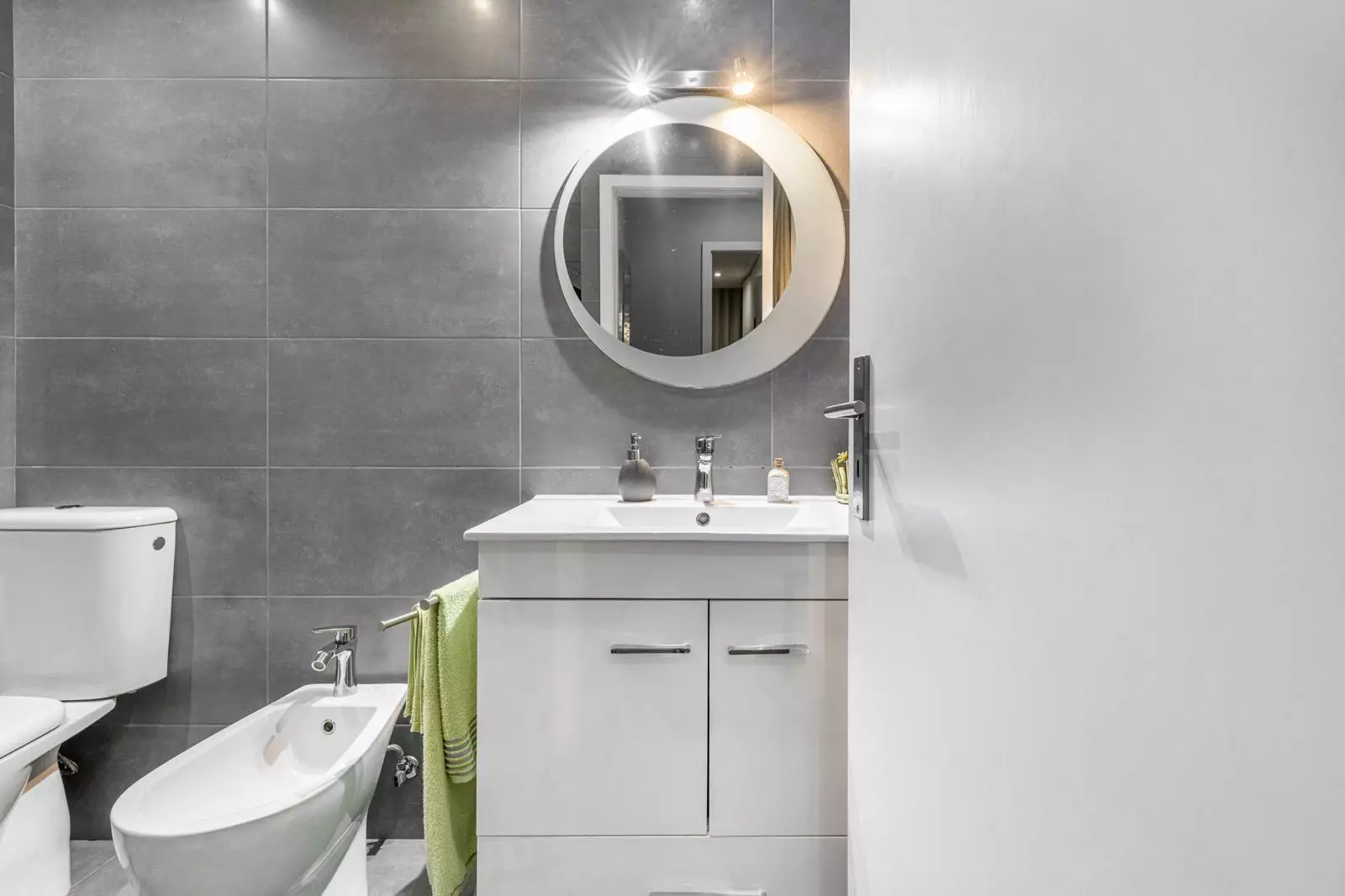 17 Fully Renovated 3-bedroom Apartment In Braga