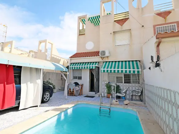 Chalet Of 85 M² With Sea Views In Torrevieja, Spain