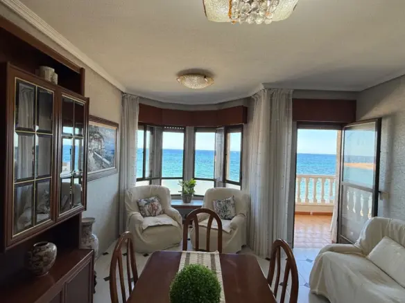 Apartment Of 105 M² In Torrevieja, Spain