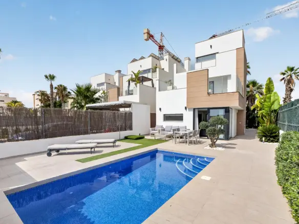 Villa Of 178 M² With Sea Views In Guardamar Del Segura