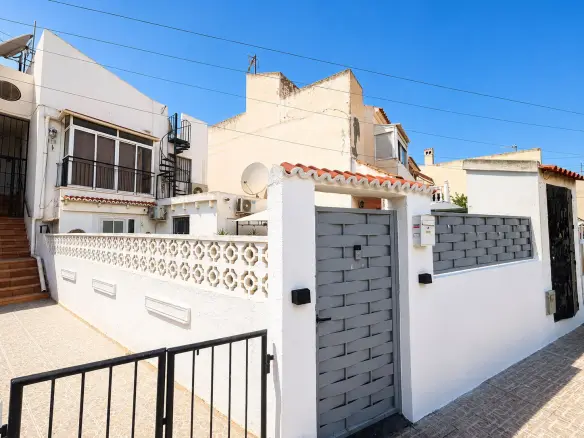 Apartment Of 65 M² In Torrevieja, Spain