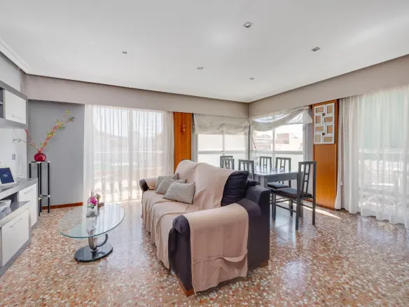 Apartment Of 116 M² In Torrevieja