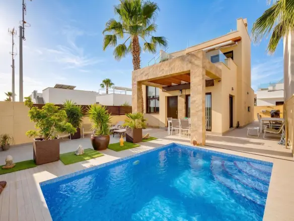 Villa Of 120 M² In Rojales, Spain