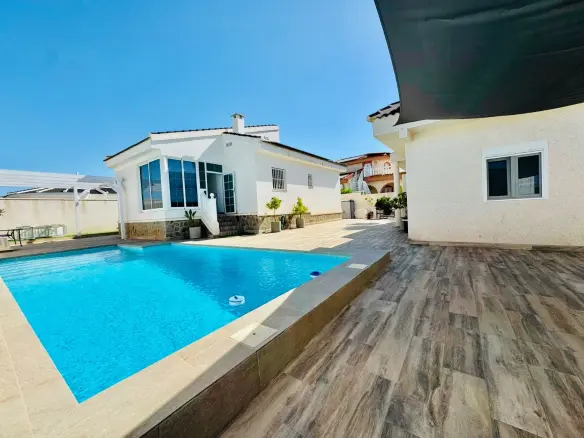 Villa Of 127 M² In Rojales, Spain