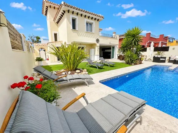 Villa Of 0 M² With Mediter Real Estate In Torre Pacheco, Spain