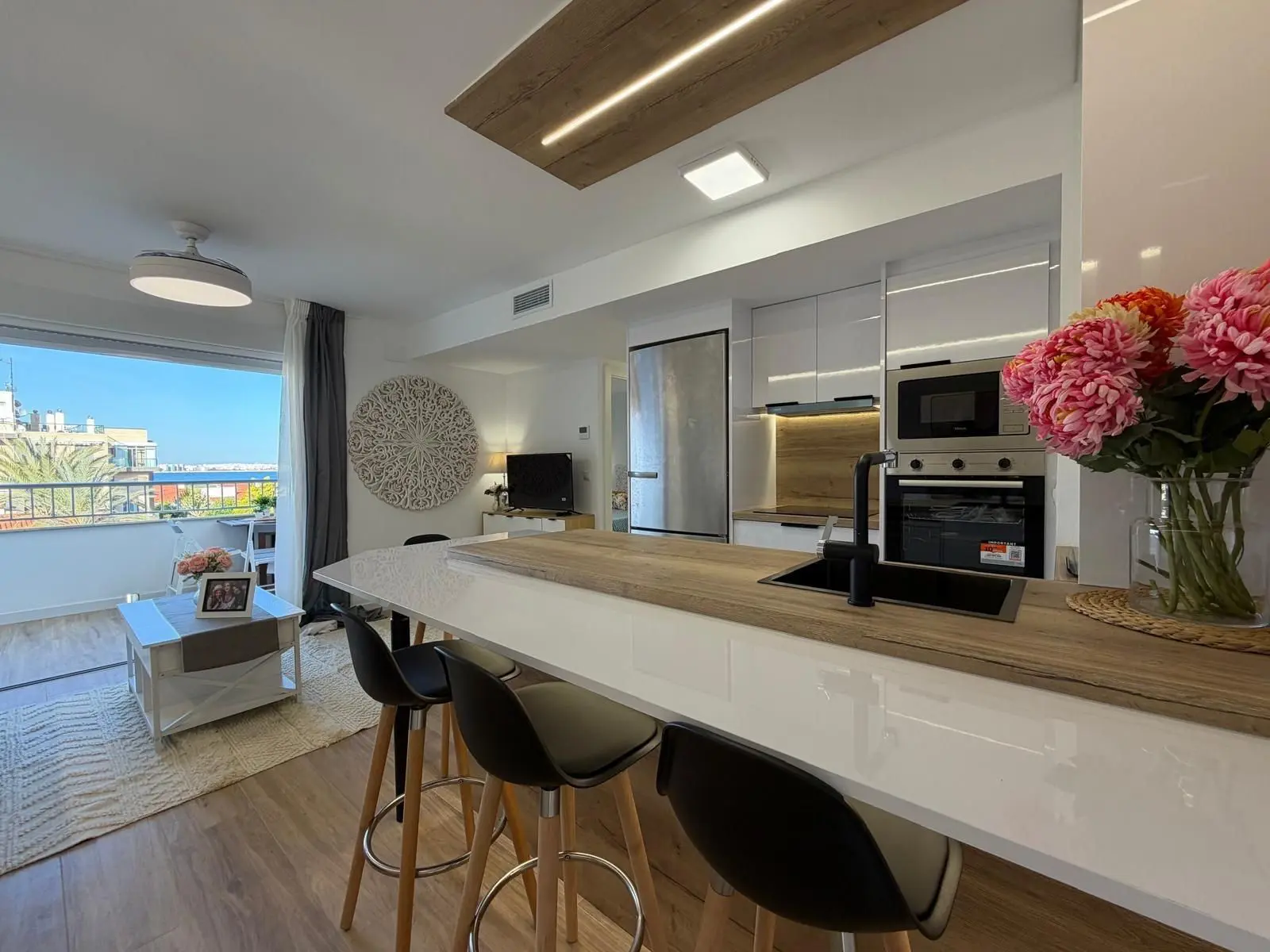 Apartment Of 92 M² In Torrevieja, Spain