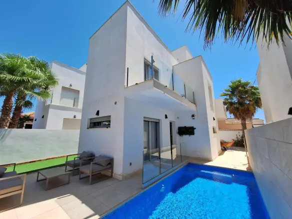 Villa Of 0 M² With Mediter Real Estate In Torrevieja, Spain
