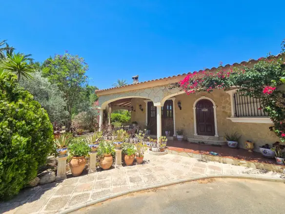 Villa Of 285 M² In Elche, Spain