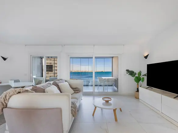 Apartment Of 122 M² In Torrevieja, Spain