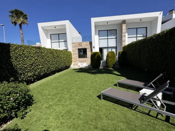 Duplex Of 93 M² With Features In Orihuela Costa, Spain