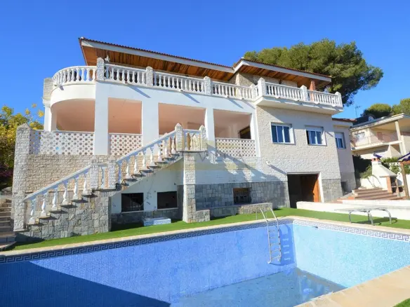 Villa Of 0 M² With [features] In Orihuela Costa, Spain