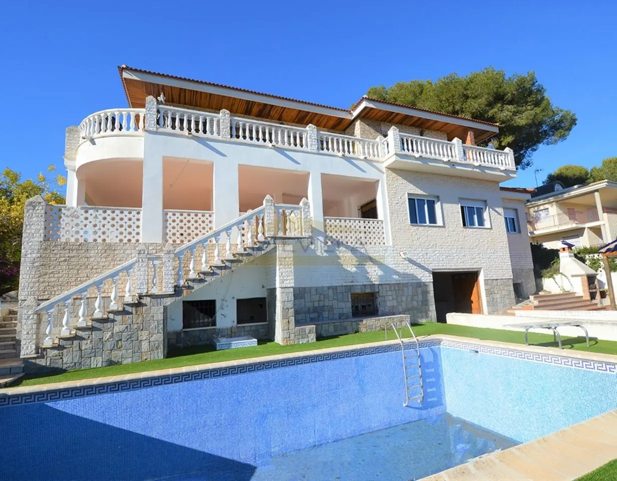 Villa Of 0 M² With [features] In Orihuela Costa, Spain