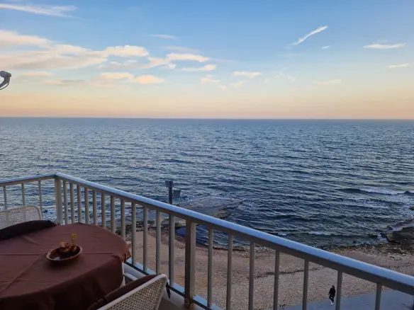 Apartment Of 86 M² In Torrevieja, Spain
