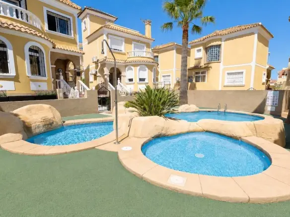 Villa Of 86 M² With Garden In Orihuela Costa, Spain