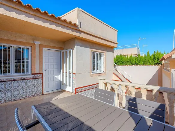 Bungalow Of 0 M² With Features In Torrevieja, Spain