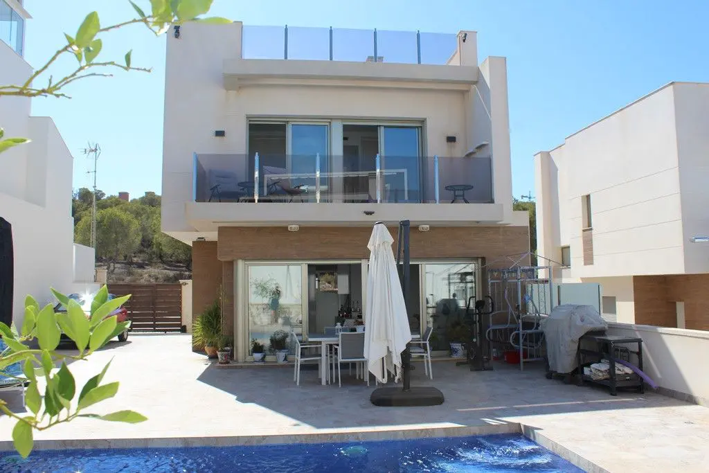 Villa Of 118 M² In San Miguel De Salinas