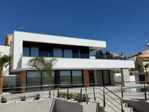 Villa Of 203 M² In Rojales, Spain
