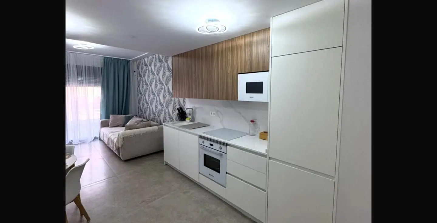 Apartment Of 75 M² In Torrevieja, Spain