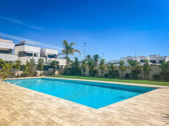 Apartment Of 100 M² In Santiago De La Ribera, Spain