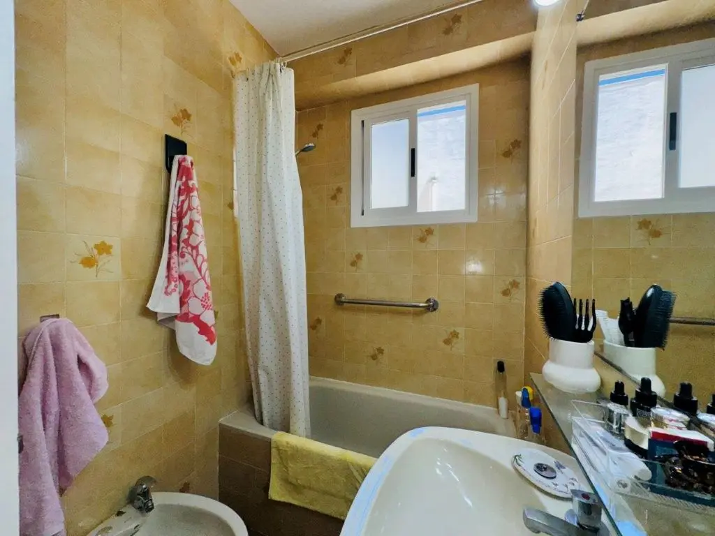 Apartment Of 98 M² In Torrevieja, Spain