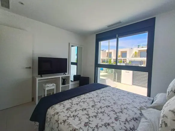 5-bedroom Villa In Rojales, Spain (214 M²)