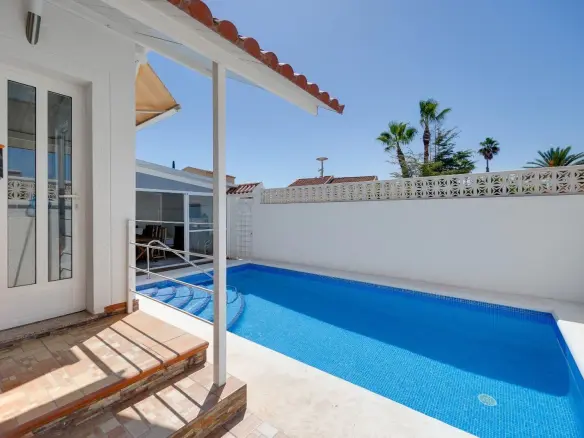 Villa Of 121 M² In San Fulgencio, Spain
