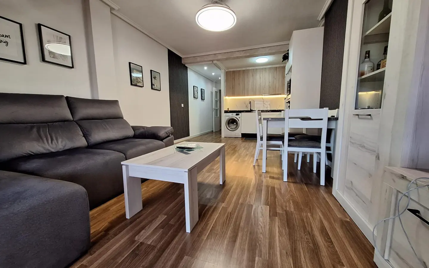 Apartment Of 100 M² In Torrevieja, Spain