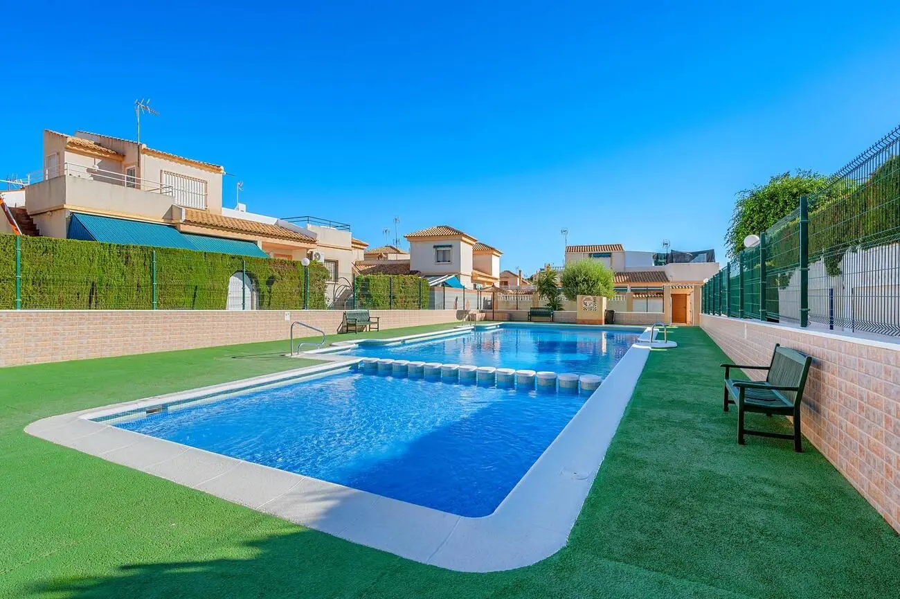 Bungalow Of 0 M² With Features In Torrevieja, Spain