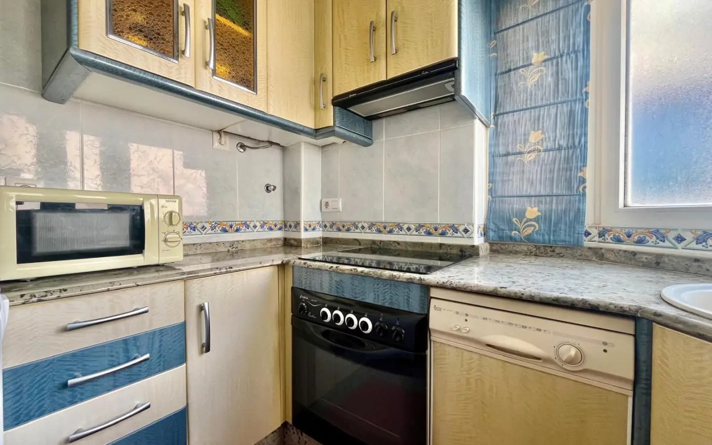 Apartment Of 97 M² In Torrevieja, Spain